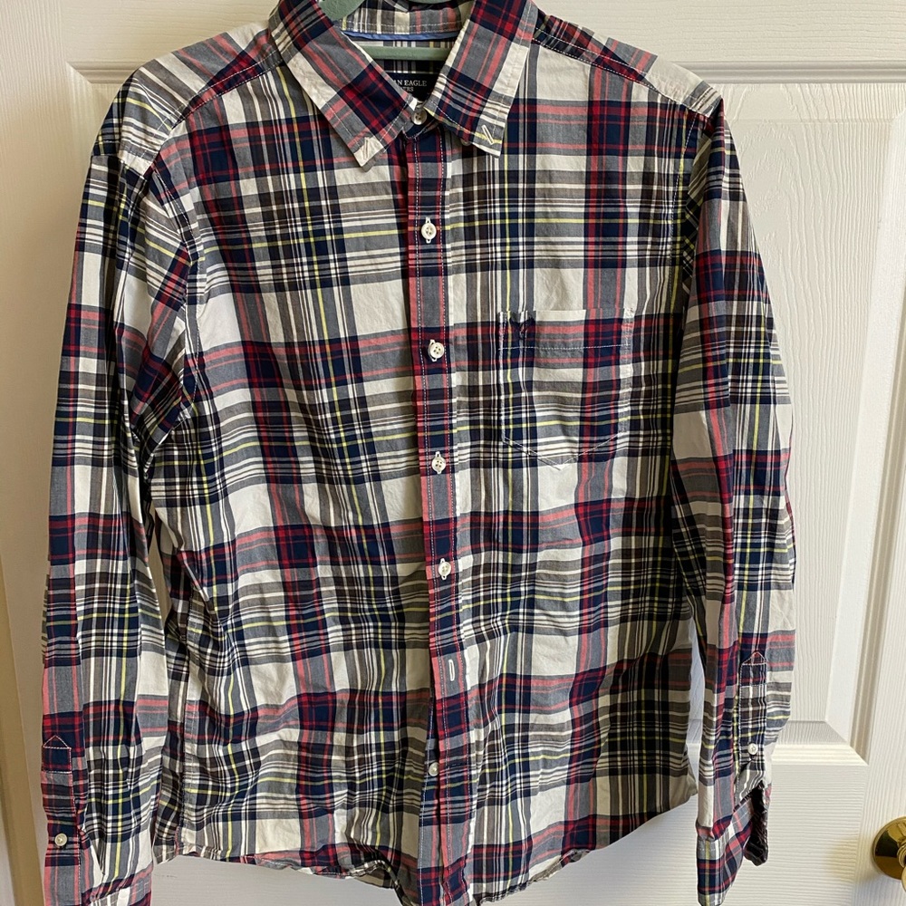 LONG-SLEEVE BUTTON-DOWN